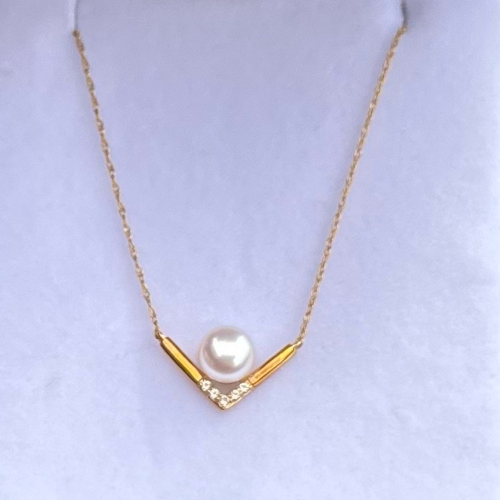 NWT Freshwater Pearl and 1/10 ct t.w White Topaz Necklace 10k Yellow Gold 18 in